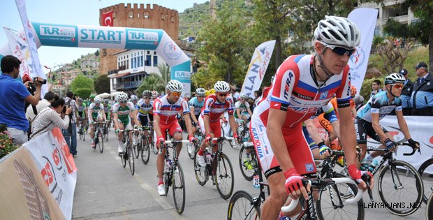 PEDALLAR CUMHURBAŞKANLIĞI İÇİN ÇEVRİLİYOR