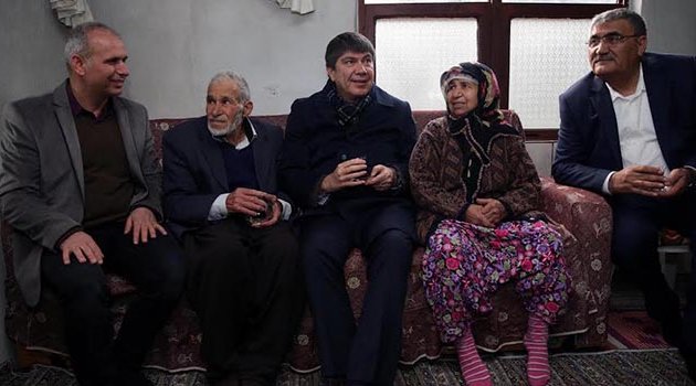 Perizat Nine ve Ailesinin Köprü Sevinci
