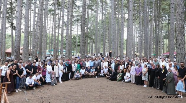 Piknik organizasyonuna Bakan Çavuşoğlu'da katıldı