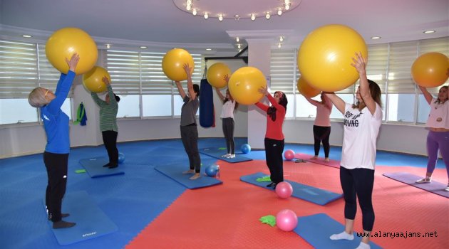 Pilates, zumba ve fitness kursları başladı
