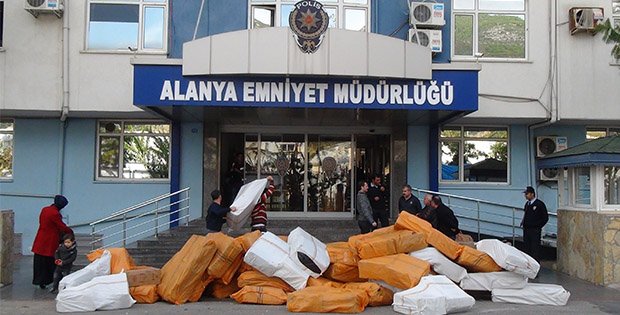 POLİS 1 KAMYON SİGARA ELE GEÇİRDİ