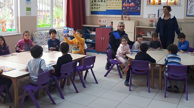 Polis Ağabey Ve Ablalardan Miniklere Ziyaret
