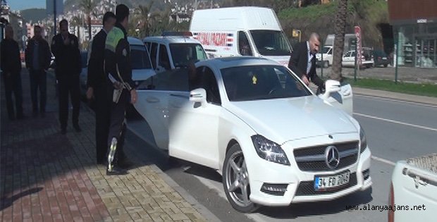 POLİSTEN KAÇAN LÜKS ARAÇ BAĞLANDI