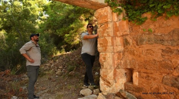 Rektör Kalan Alanya Syedra Antik Kenti'nde incelemelerde bulundu