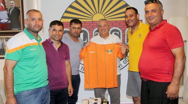 Şahin: "Alanyaspor'umuzun her zaman yanındayız"