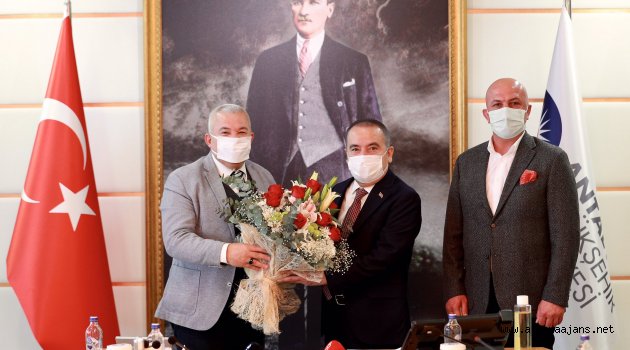 Şahin'den Başkan Böcek'e ziyaret
