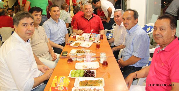 ŞAHİN’İN OFİSİNİ DEKANLAR DA ZİYARET ETTİ