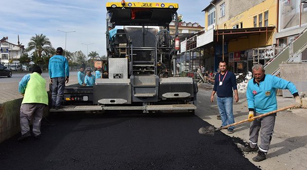 Sanayi sitesine sıcak asfalt