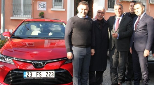Şehit polis Fethi Sekin'in Ailesine Jest