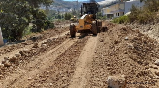 Seki ve İshaklı yolunda asfalt hazırlığı