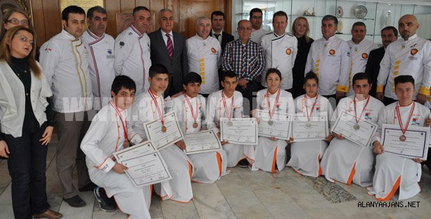 SİPAHİOĞLU'NDAN AŞÇILARA BÜYÜK SÜRPRİZ