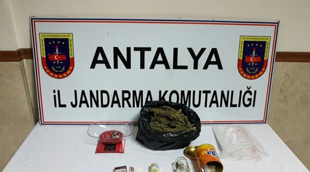 Şüpheli Şahıslardan Uyuşturucu Çıktı