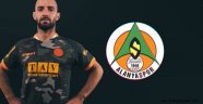 Alanyaspor yeni sezon formalarını tanıttı