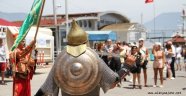 Alanya’da gemiden gelen turistlere mehterli karşılama