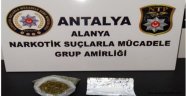 Alanya’da şüphelinin çantasından uyuşturucu çıktı