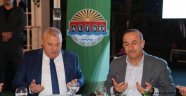 Bakan Çavuşoğlu: “Tehditlere boyun eğmiyoruz”