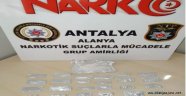 Alanya polisi uyuşturucuya geçit vermiyor