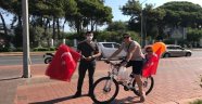 Ak Gençlikten bayrak ve balon Jesti