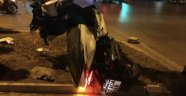 Alanya’da demir levhaya çarpan sürücü ağır yaralandı