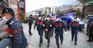Alanya’da eş zamanlı operasyonda 20 şüpheli daha adliyeye sevk edildi