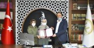 Alanya’da hafızlığını tamamlayan öğrenciler belgelerini aldı