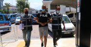 Alanya’da otobüsten cep telefonu çaldı, telefoncuya satarken yakalandı