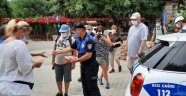 Alanya’da polisler turistlere rehber oluyorlar