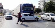 Alanya’da TIR ile otomobil çarpıştı