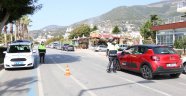 Alanya'da hafta sonu yasağa uymayanlara ceza yağdı