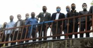 Alanya'da MHP'liler Bozkurt Köprüsü'nü boyadı