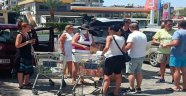 Alanya'da yabancılardan gıda yardımı