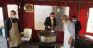 Alış Camii'nde her gün iftar yemeği dağıtılıyor