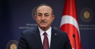 Bakan Çavuşoğlu Ankara’daki siyasetçilere örnek oldu