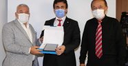 Başkan Şahin'den eğitime tablet desteği