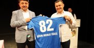 Başkan Yücel'den Uğur'a tebrik