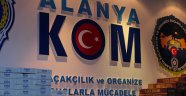 POLİSİN KOVALADIĞI OTOMOBİLDE SERVET ÇIKTI