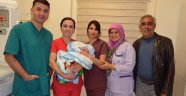 Yeni hastanenin ilk bebeği doğdu
