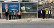 Yılmaz'dan bilboard'lu tepki