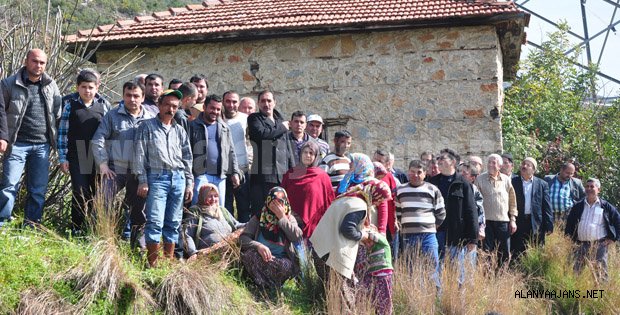 TARİHİ CAMİ İÇİN EYLEM YAPTILAR