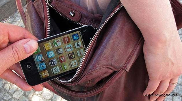 Telefon hırsızı polise yakalandı