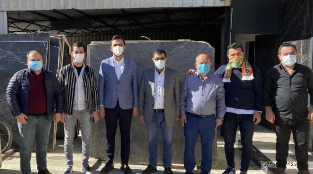 Toklu esnaf ziyaretinde ekonomiyi değerlendirdi