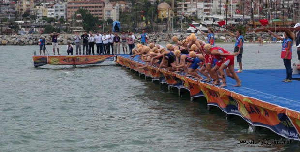 TRİATLON DÜNYA KUPASI ALANYA’DA BAŞLADI
