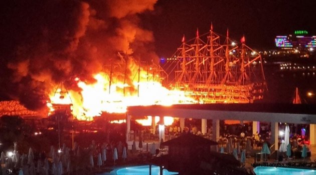 Alanya'da yanan teknelerden 2'si söndürüldü