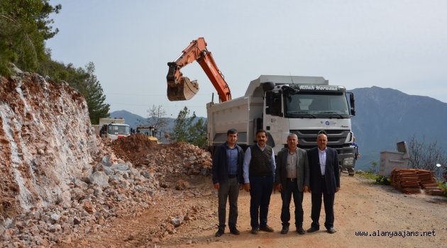 Uğurlu yolu genişletiliyor