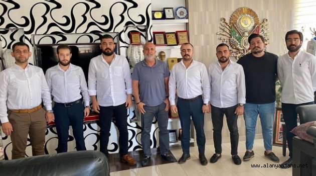 Ülkü Ocakları'ndan Çavuşoğlu'na ziyaret