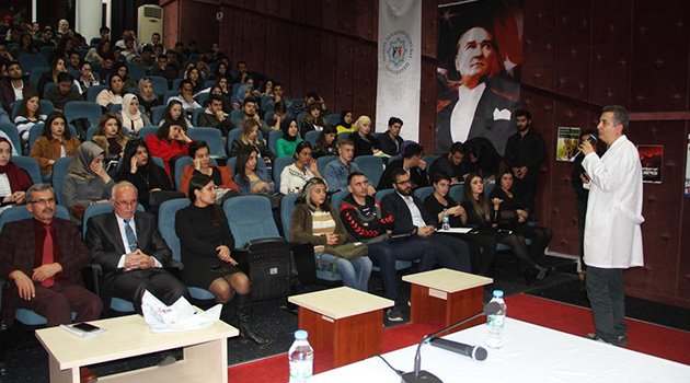 Üniversitelilere 'Hayvan Hakları' konferansı