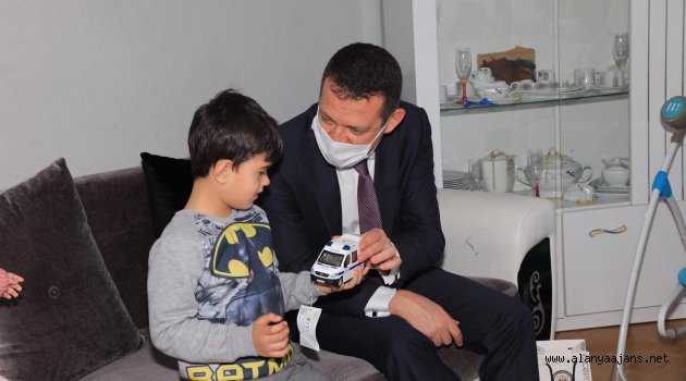 Ürkmezer, Ayaz ve Güneş'in evlerine konuk oldu