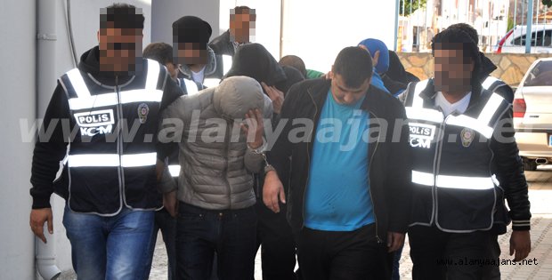 UYUŞTURUCU SEVKİYATINA 4 TUTUKLAMA