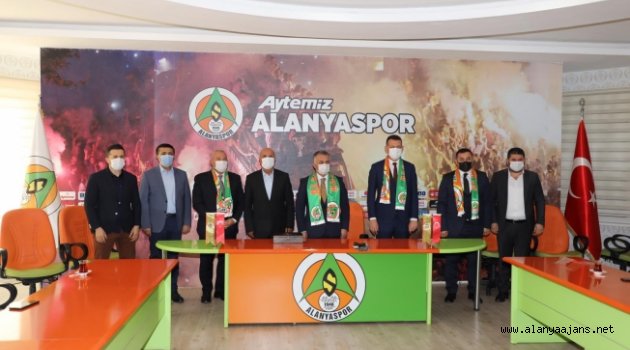Vali Yazıcı Alanyaspor'u ziyaret etti