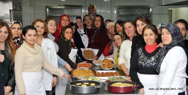 YEMEK KURSUNA BÜYÜK İLGİ